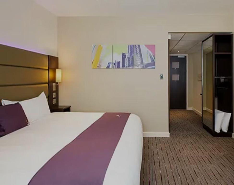 Hotel Modern En-suite Metro Close To Woolwich Station London